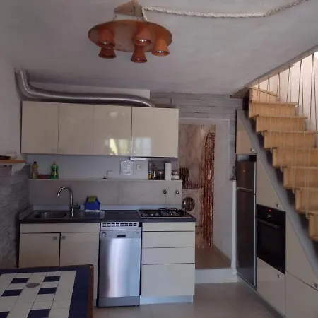 Quaint Island Отель *